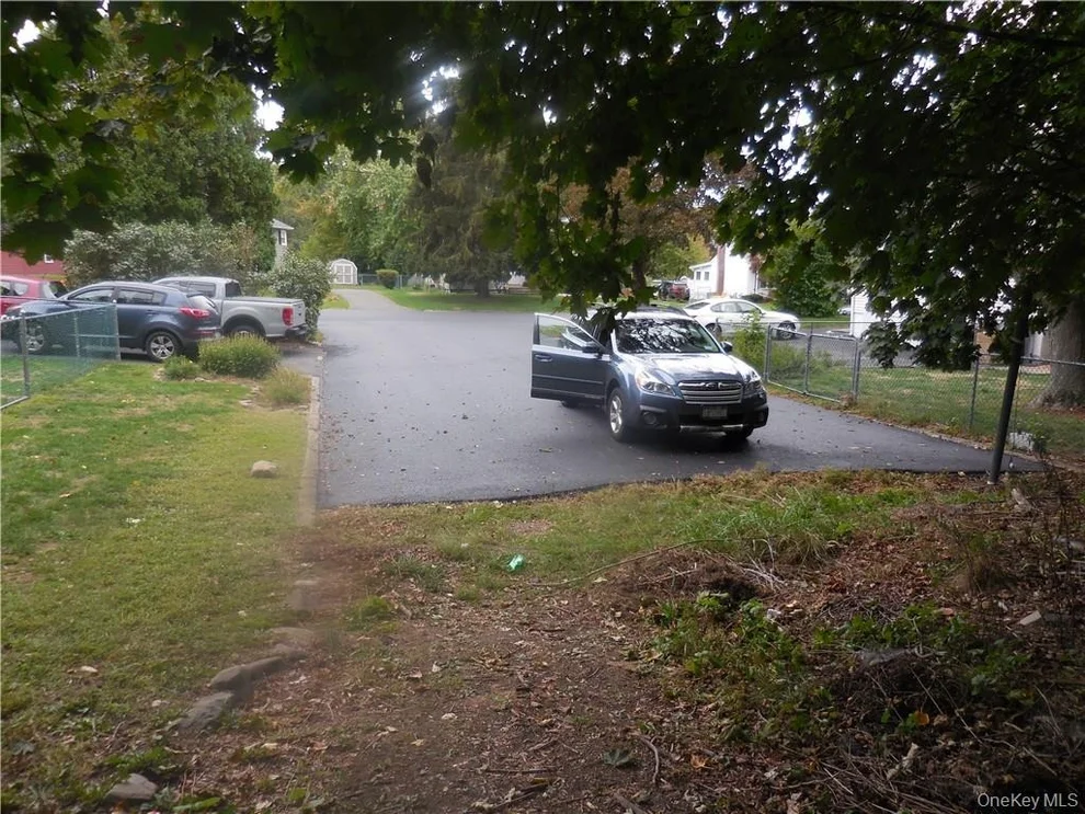 Unit for sale at 524 Macnary Road, New Windsor, NY 12553