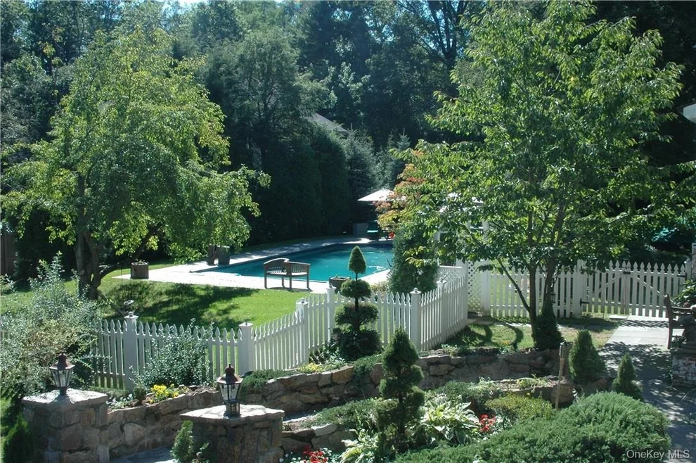 Unit for sale at 11 Billington Court, Rye City, NY 10580