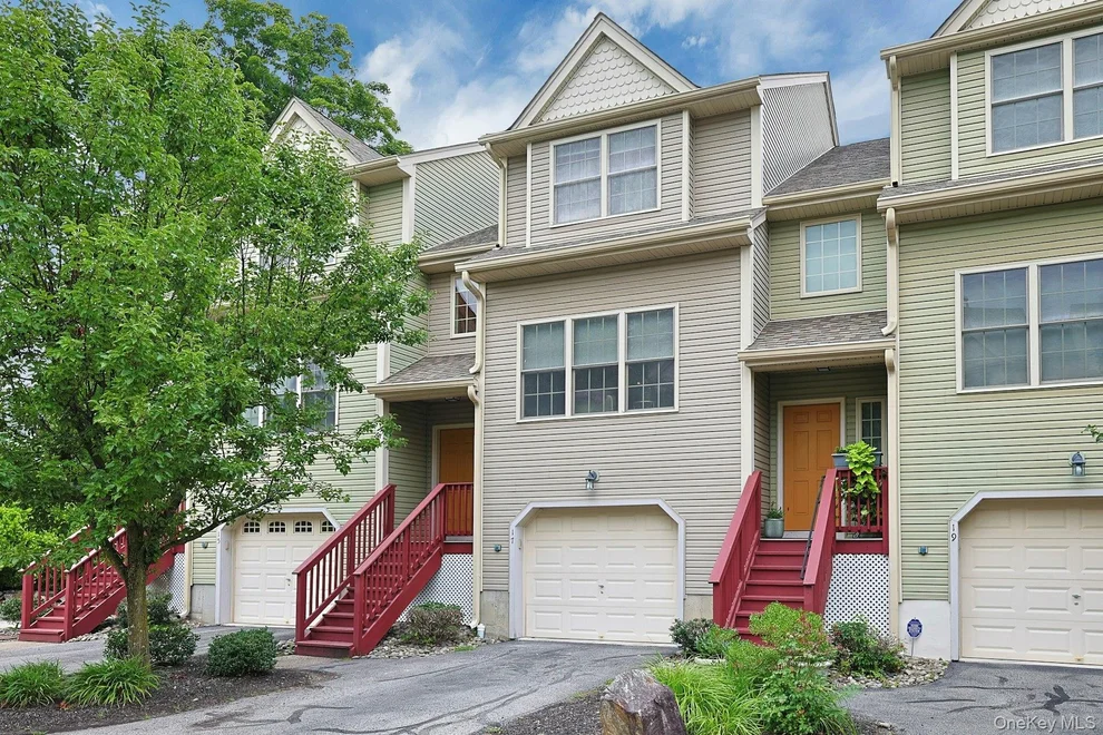 Unit for sale at 17 Winhaven Court, Highlands, NY 10928