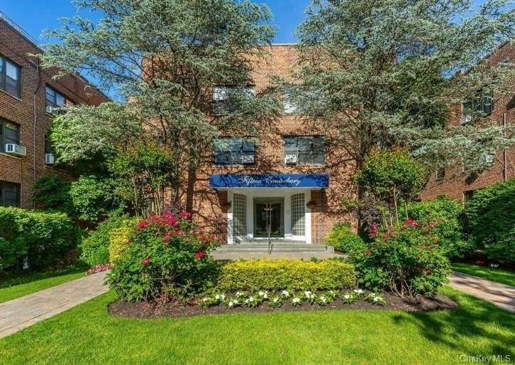 Unit for sale at 15 Canterbury Road, North Hempstead, NY 11021