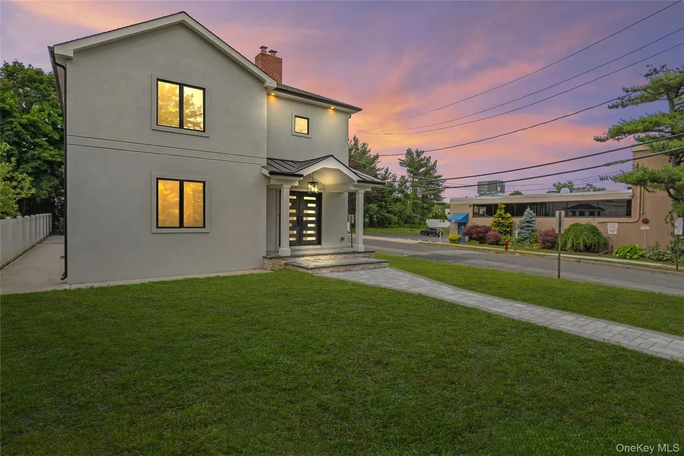 Unit for sale at 29 Garfield Place, North Hempstead, NY 11577