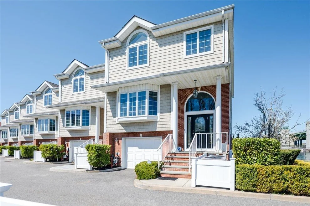 Unit for sale at 200 Bermuda Street, Hempstead, NY 11509