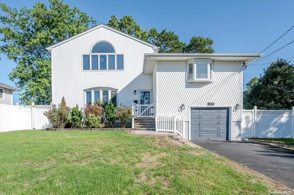 Unit for sale at 171 N Walnut Street, Oyster Bay, NY 11758