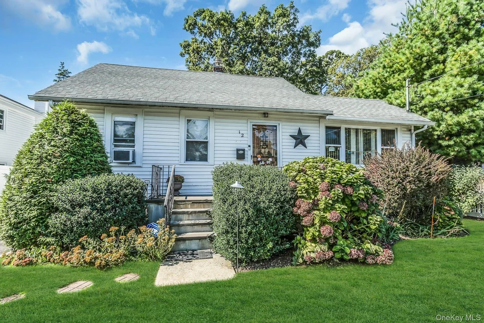 Unit for sale at 12 Washington Drive, Hempstead, NY 11566