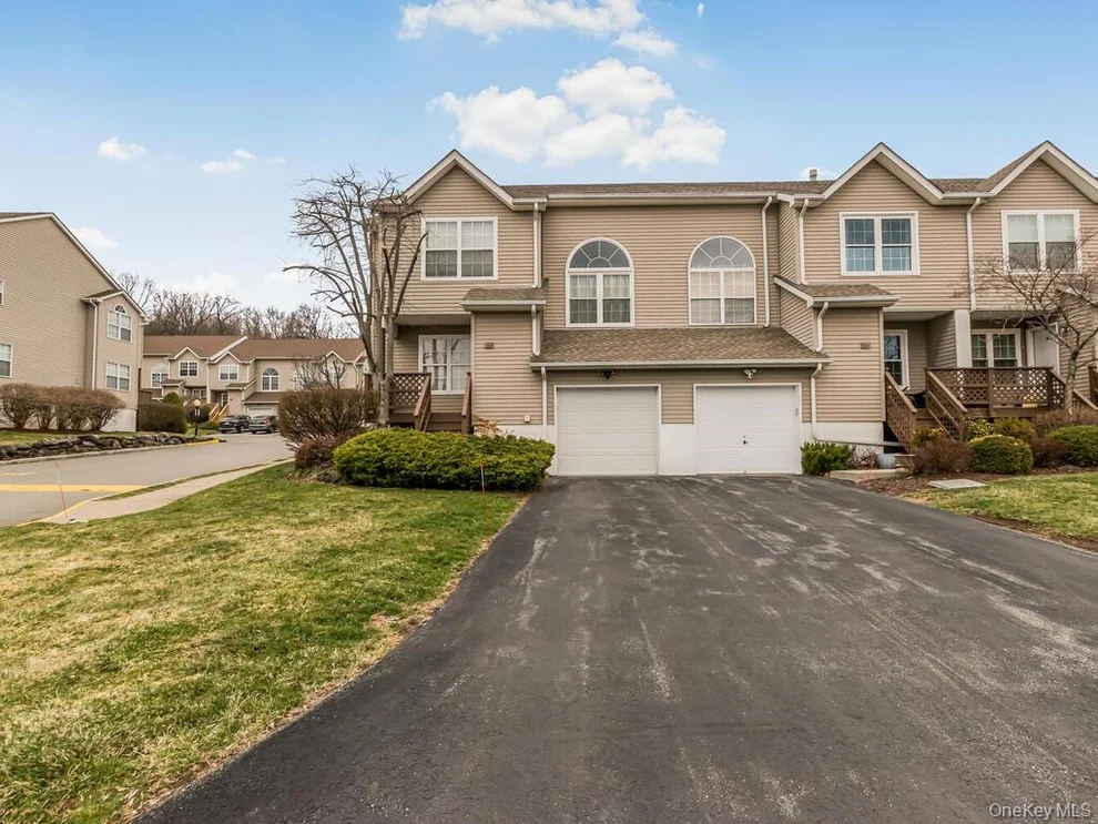 Unit for sale at 601 Crab Apple Lane, New Windsor, NY 12553