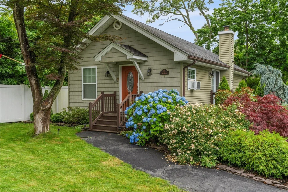 Unit for sale at 15 Park Avenue, Smithtown, NY 11767