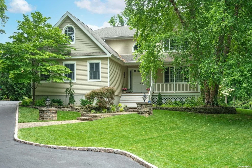 Unit for sale at 79 Mud Road, Brookhaven, NY 11733