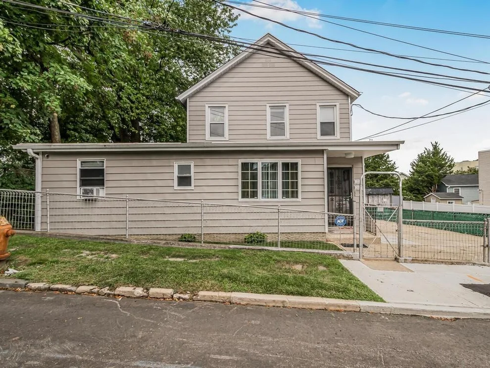 Unit for sale at 21 Henrietta Street, Yonkers, NY 10701
