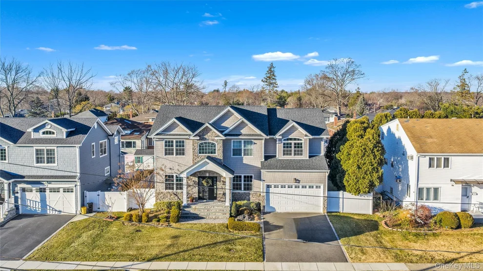 Unit for sale at 76 Northern Parkway W, Oyster Bay, NY 11803