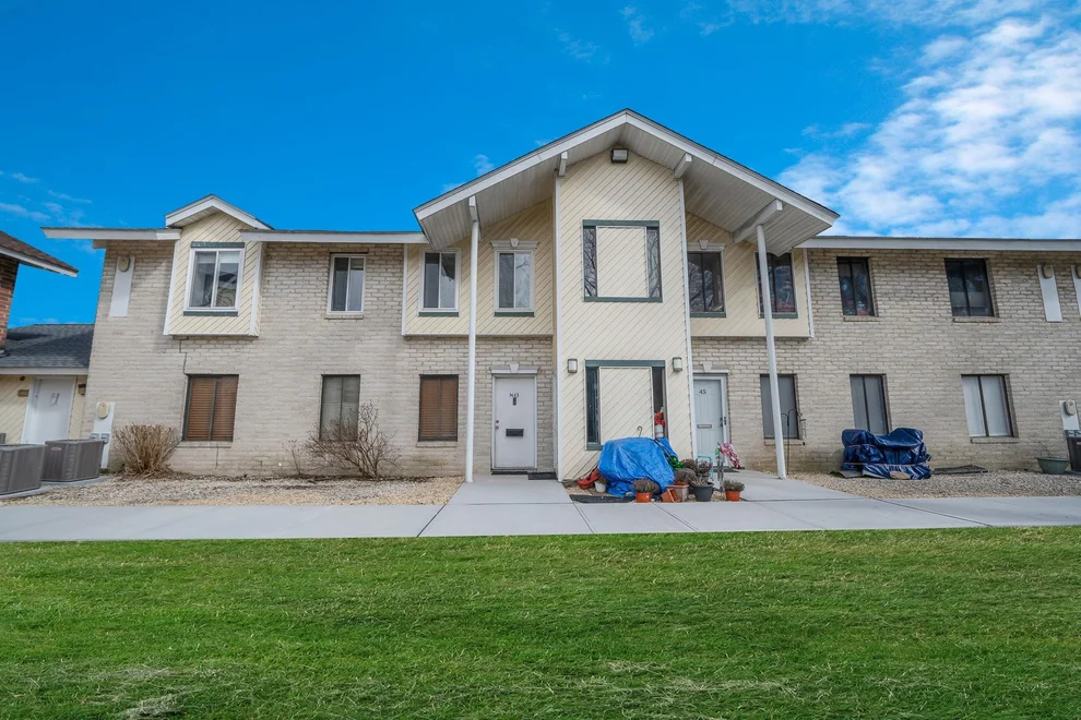 Unit for sale at 44 Navajo Court, Brookhaven, NY 11727