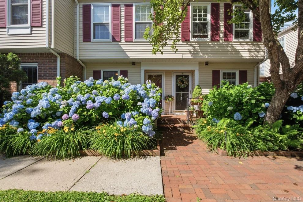 Unit for sale at 22 Washington Mews, Rye Town, NY 10573
