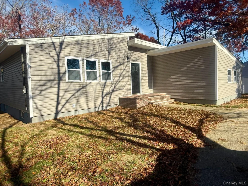 Unit for sale at 9 Holt Street, Babylon, NY 11701