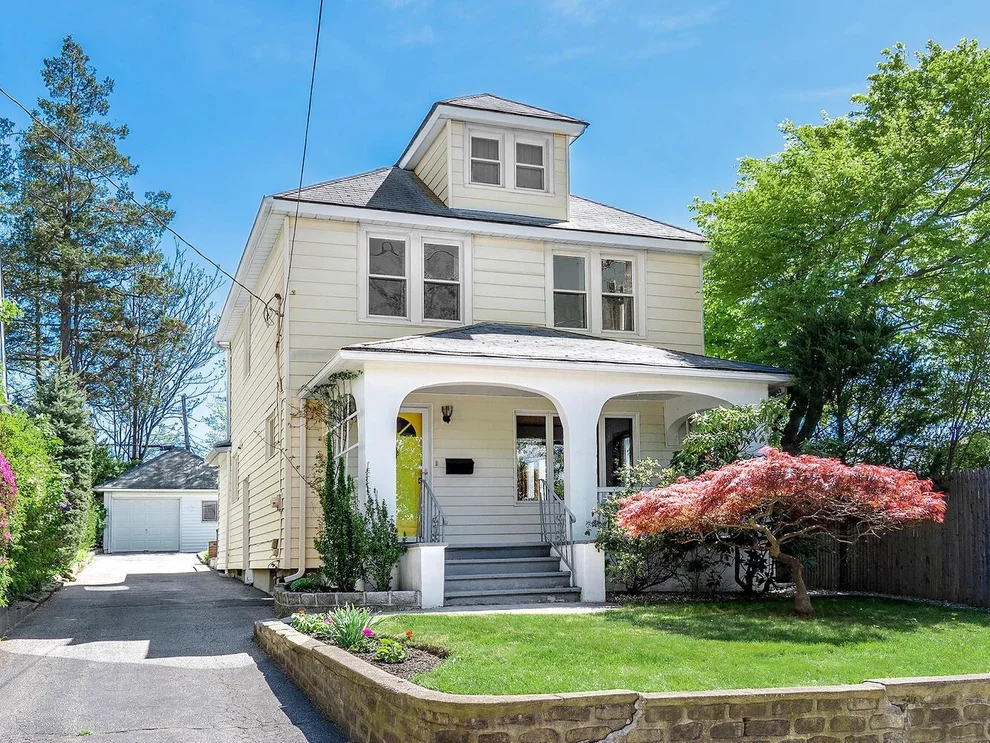 Unit for sale at 2 Fairview Avenue, North Hempstead, NY 11050