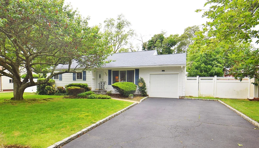 Unit for sale at 986 Gardiner Drive, Islip, NY 11706