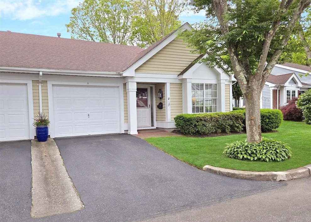 Unit for sale at 11 Cutchogue Court, Brookhaven, NY 11961