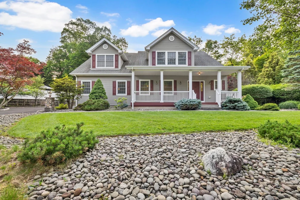 Unit for sale at 9 Joseph Bow Court, Orangetown, NY 10965