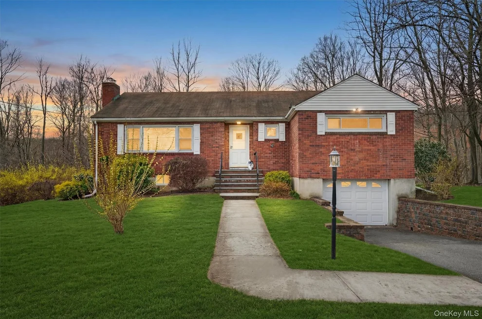Unit for sale at 15 Hy Vue Drive, Newburgh (Town), NY 12550