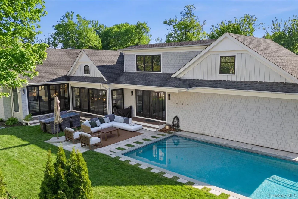 Unit for sale at 4 Post Lane, Southampton, NY 11959