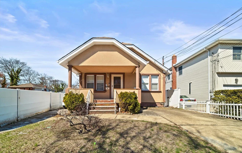 Unit for sale at 132 S Terrace Place, Hempstead, NY 11580