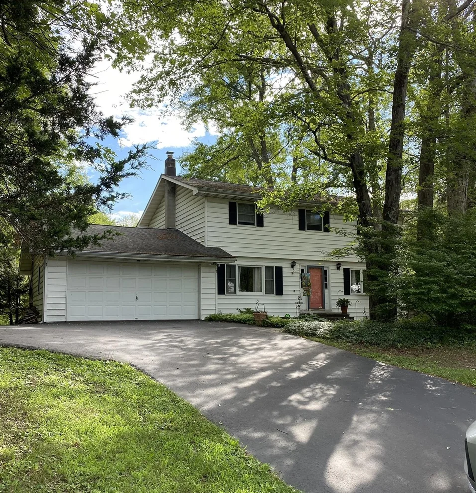 Unit for sale at 218 Roosevelt Road, Hyde Park, NY 12538