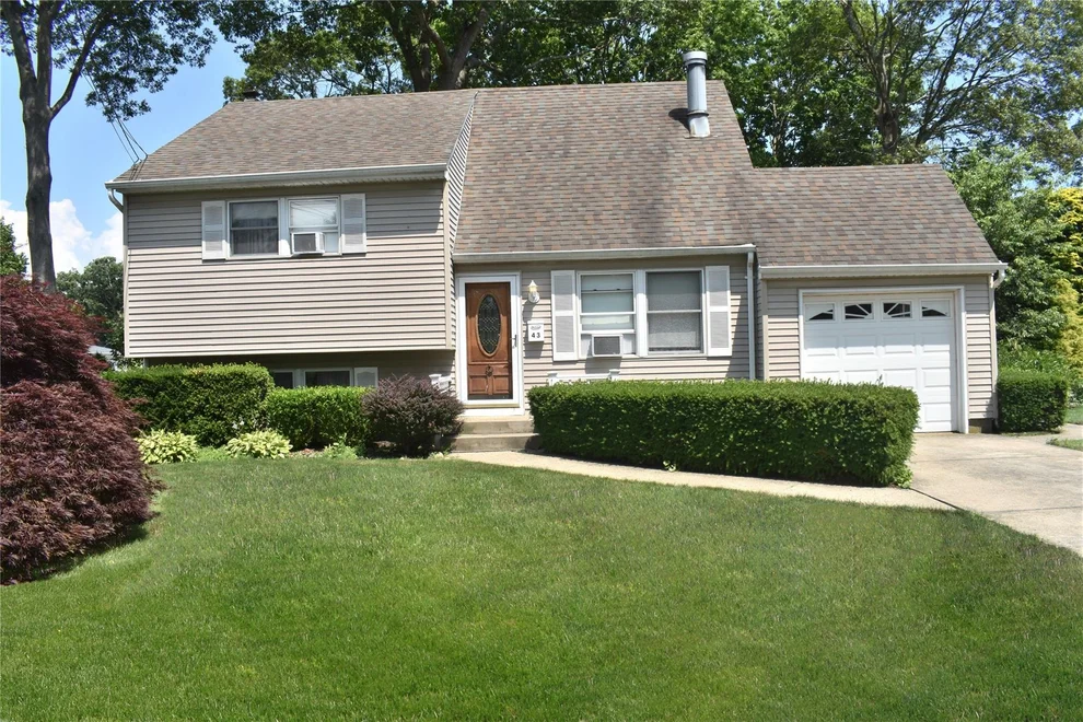 Unit for sale at 43 Circuit Road, Brookhaven, NY 11713