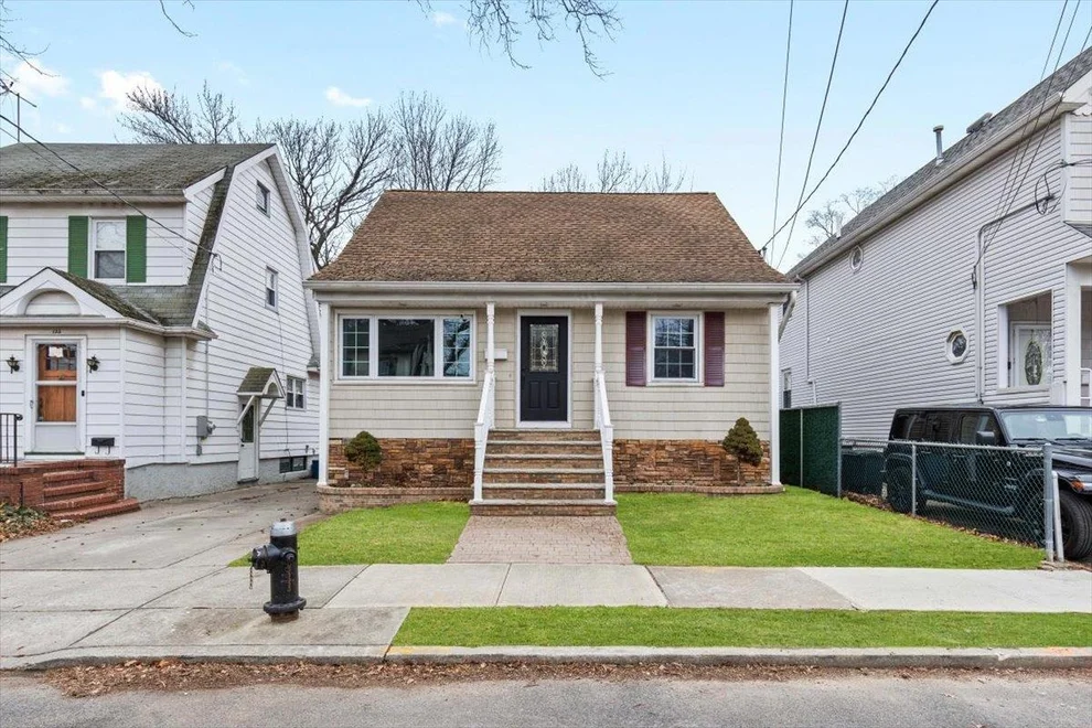 Unit for sale at 120 DICKIE AVENUE, New York, NY 10314