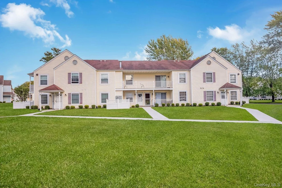Unit for sale at 5 Fairview Circle, Brookhaven, NY 11953