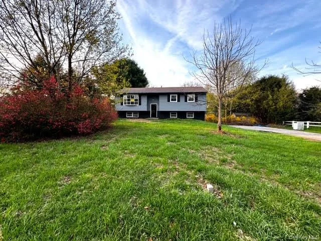 Unit for sale at 7 Jonathan Drive, Hyde Park, NY 12580