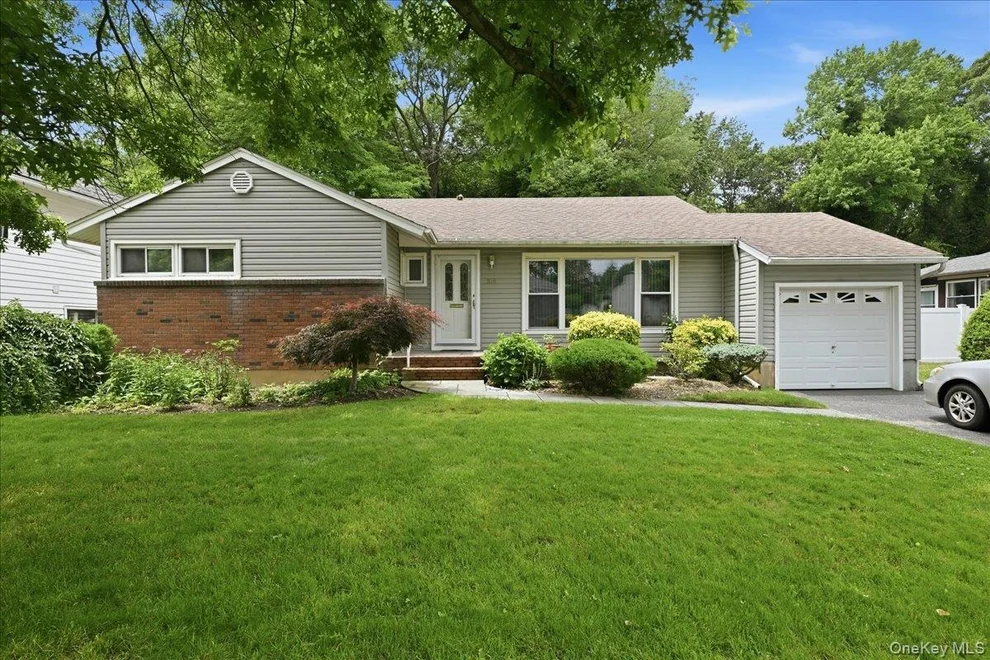 Unit for sale at 578 Richmond Road, Hempstead, NY 11554