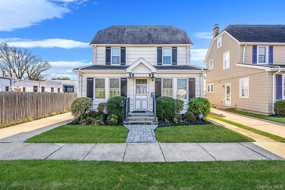 Unit for sale at 12 Hawthorne Street, North Hempstead, NY 11596