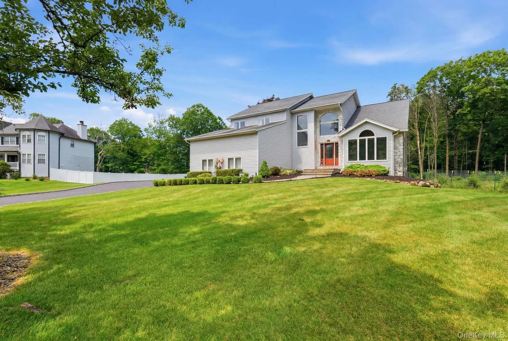 Unit for sale at 19 Staff Sgt James Parker Road, Orangetown, NY 10913