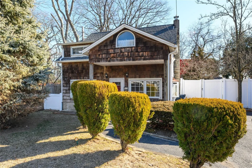 Unit for sale at 416 Rutgers Road, West Babylon, NY 11704