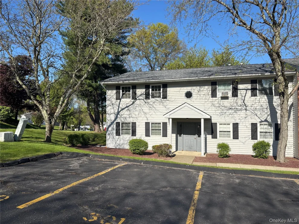Unit for sale at 4 Locust Court, Fishkill, NY 12524