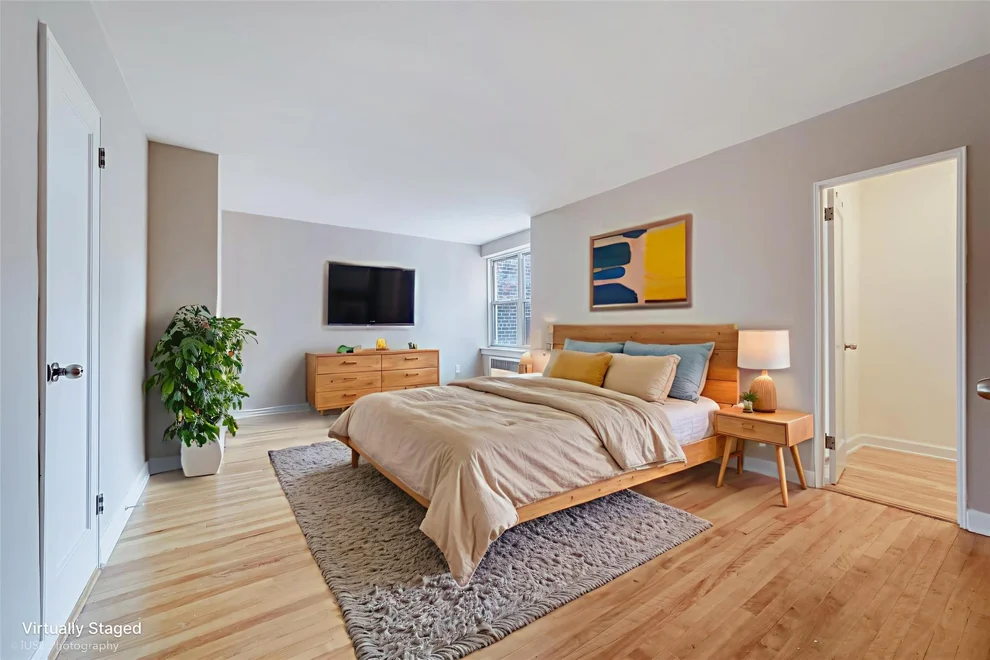 Unit for sale at 39-30 52nd Street, New York, NY 11377