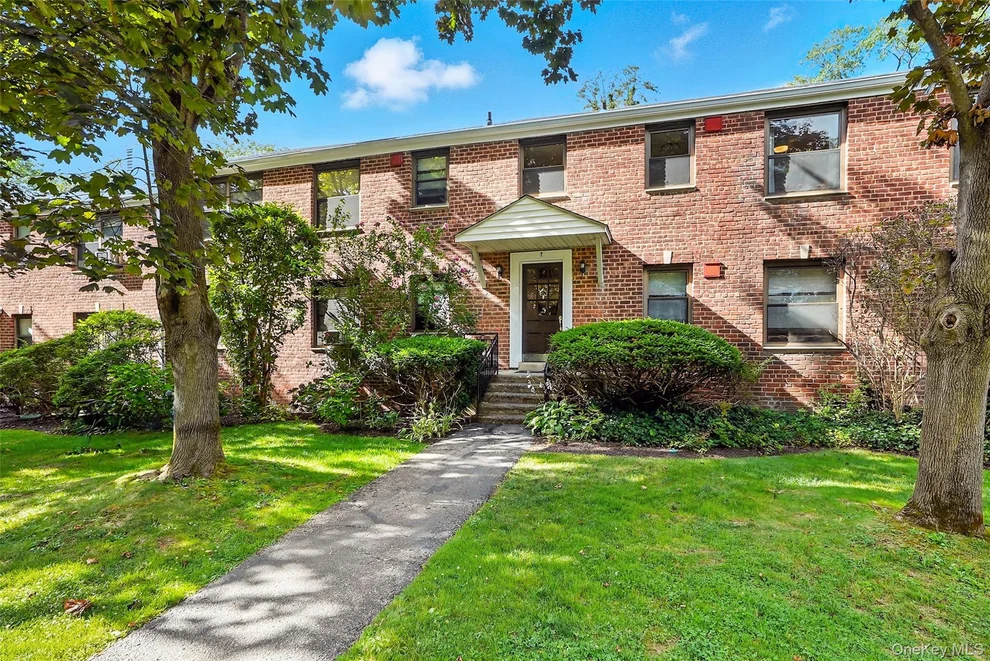 Unit for sale at 7 Rockledge Road, Greenburgh, NY 10530