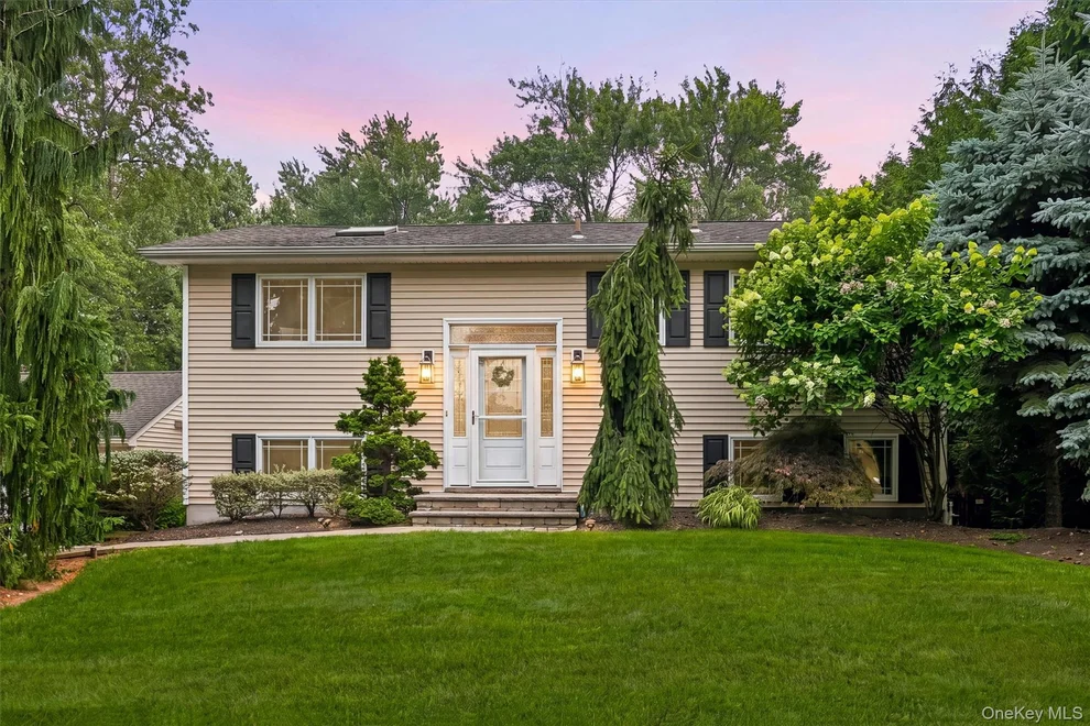 Unit for sale at 3 Convent Road, Orangetown, NY 10962