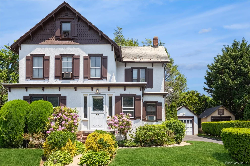 Unit for sale at 17 Crampton Avenue, North Hempstead, NY 11023