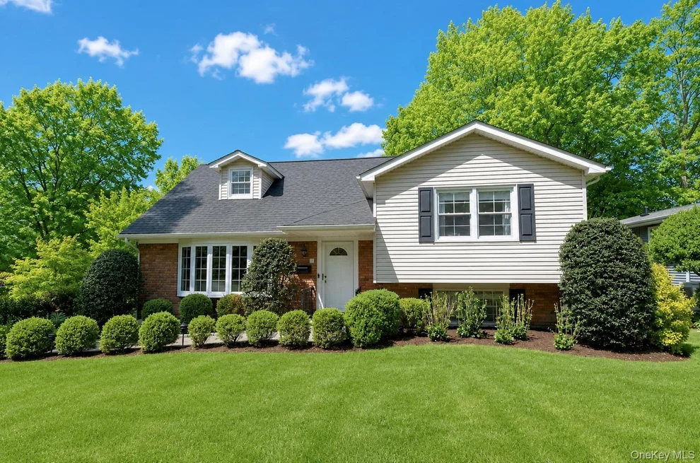 Unit for sale at 32 Chaucer Street, Greenburgh, NY 10530