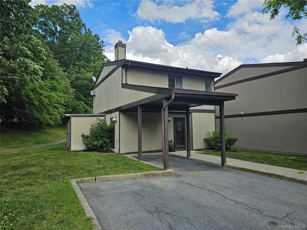 Unit for sale at 6 Eaton Court, Wallkill, NY 10940