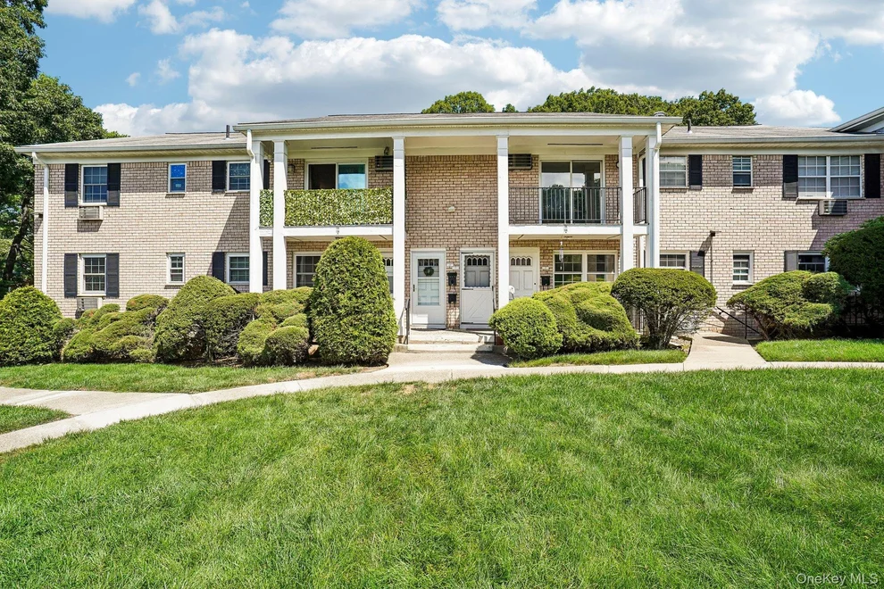 Unit for sale at 15 Doxbury Lane, Ramapo, NY 10901