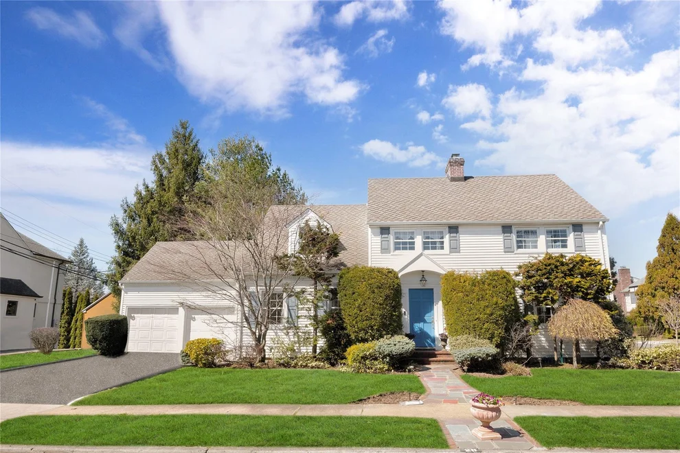 Unit for sale at 28 Pickwick Terrace, Hempstead, NY 11570