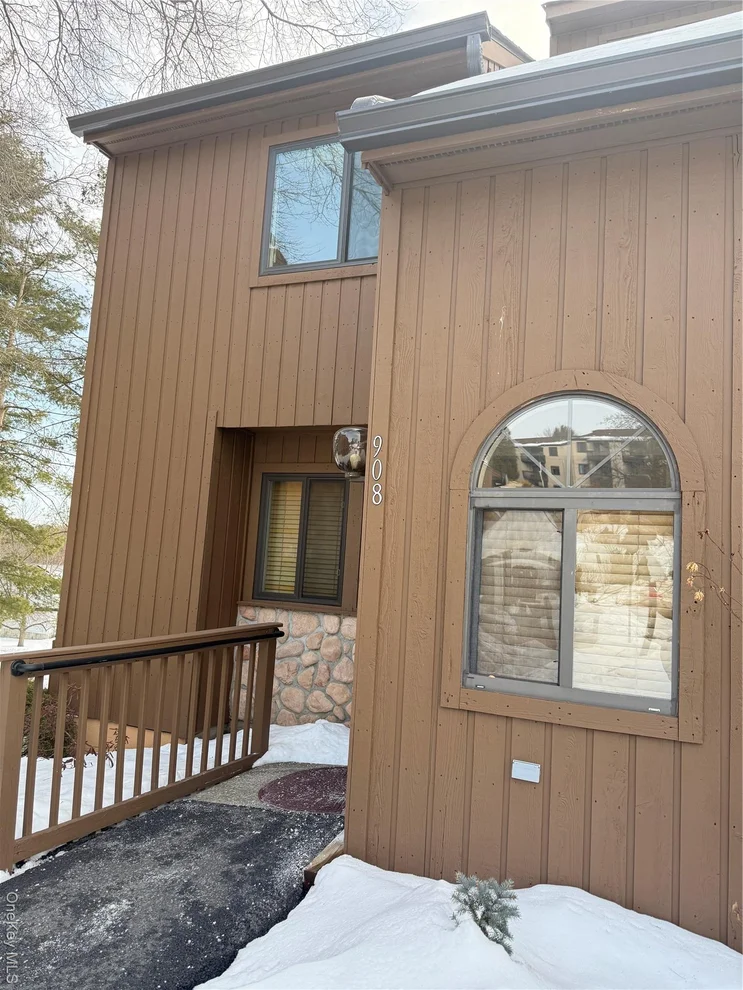 Unit for sale at 908 Scenic Lane, Poughkeepsie, NY 12603