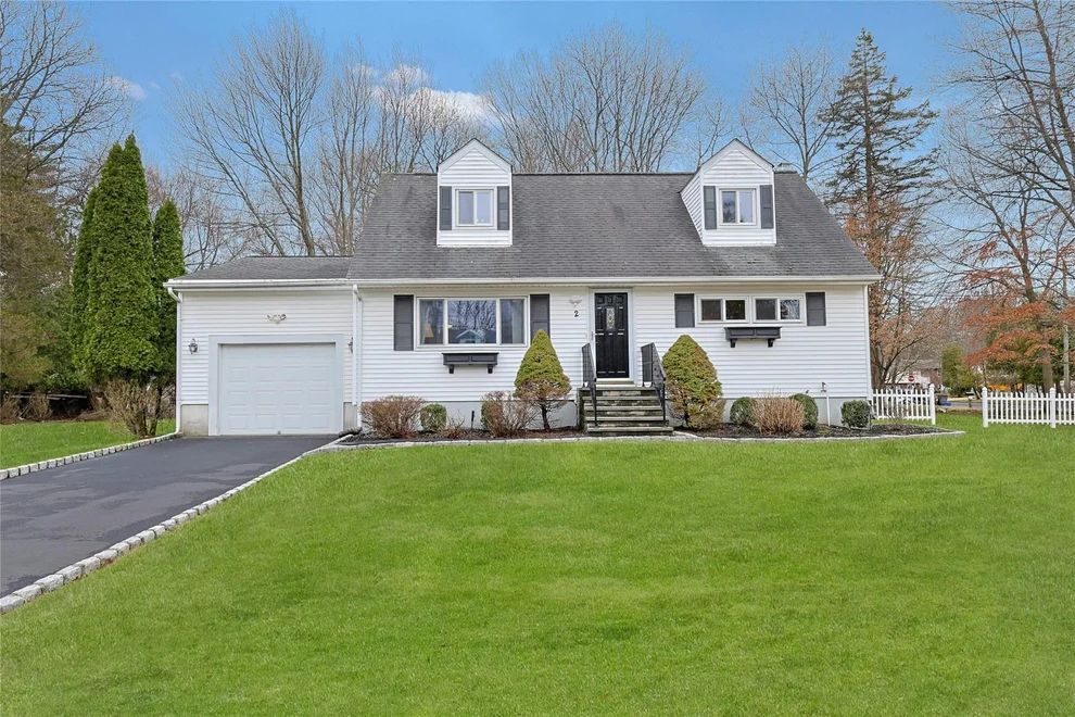 Unit for sale at 2 Farview Court, Clarkstown, NY 10956