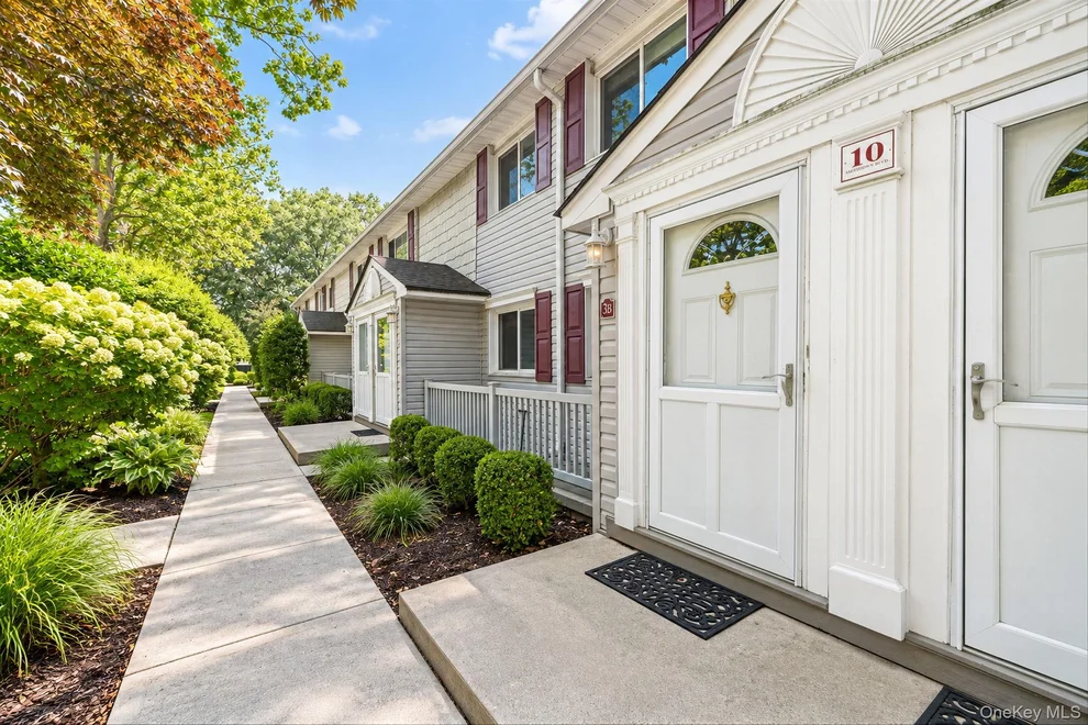 Unit for sale at 10 Smithtown Boulevard, Smithtown, NY 11787