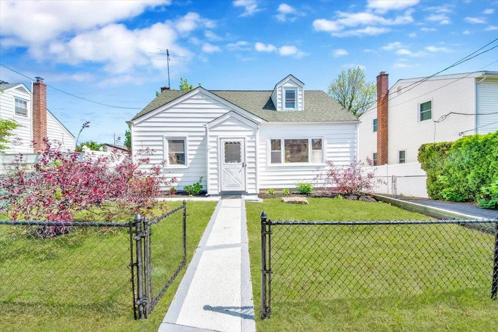 Unit for sale at 105 Colgate Avenue, Yonkers, NY 10703