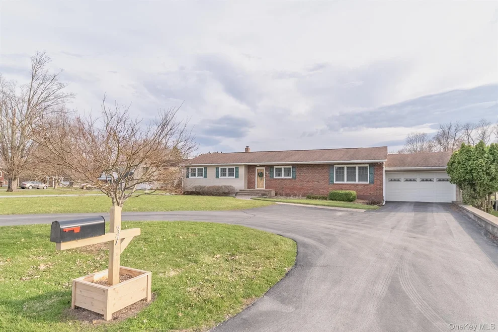 Unit for sale at 37 Spaulding Lane, Saugerties, NY 12477