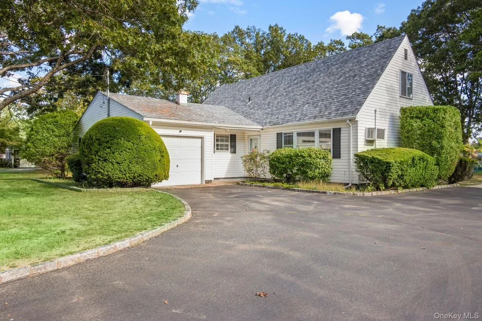 Unit for sale at 310 Babylon Street, Islip, NY 11752