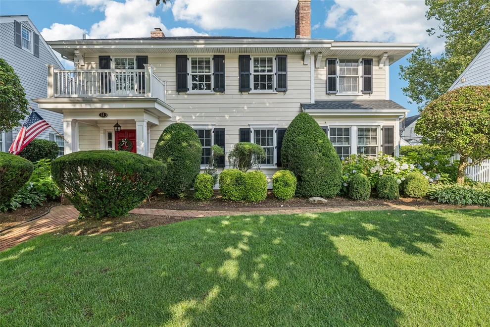 Unit for sale at 11 Wellington Road, Hempstead, NY 11530