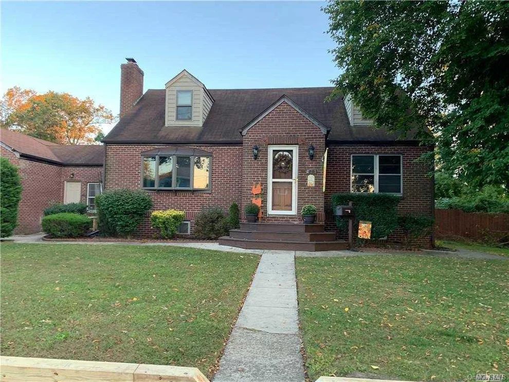 Unit for sale at 85 Newark Street, Babylon, NY 11757