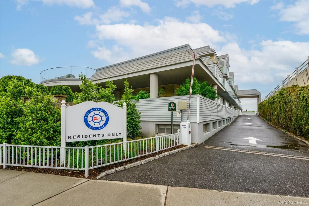 Unit for sale at 433 Main Street, North Hempstead, NY 11050